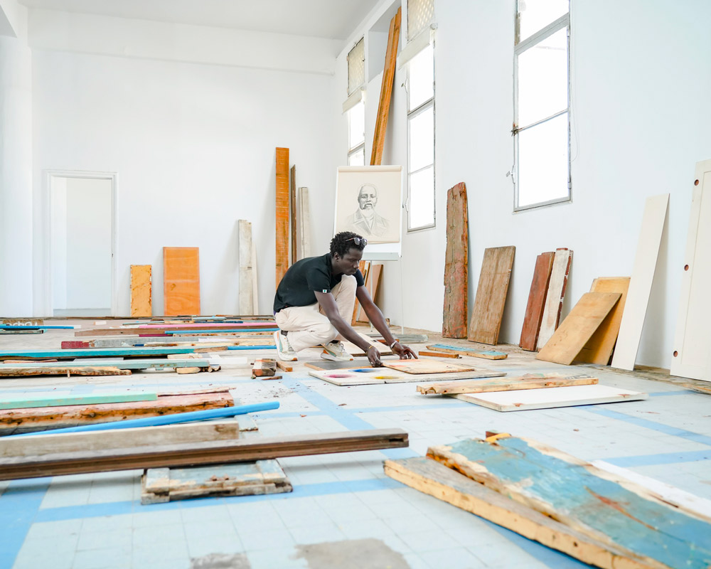 Hamedine-Kane-at-work-at-Selebe-Yoon,-2024.-Photo_-Morel-Donou.-Courtesy-Selebe-Yoon,-Dakar.-(1)