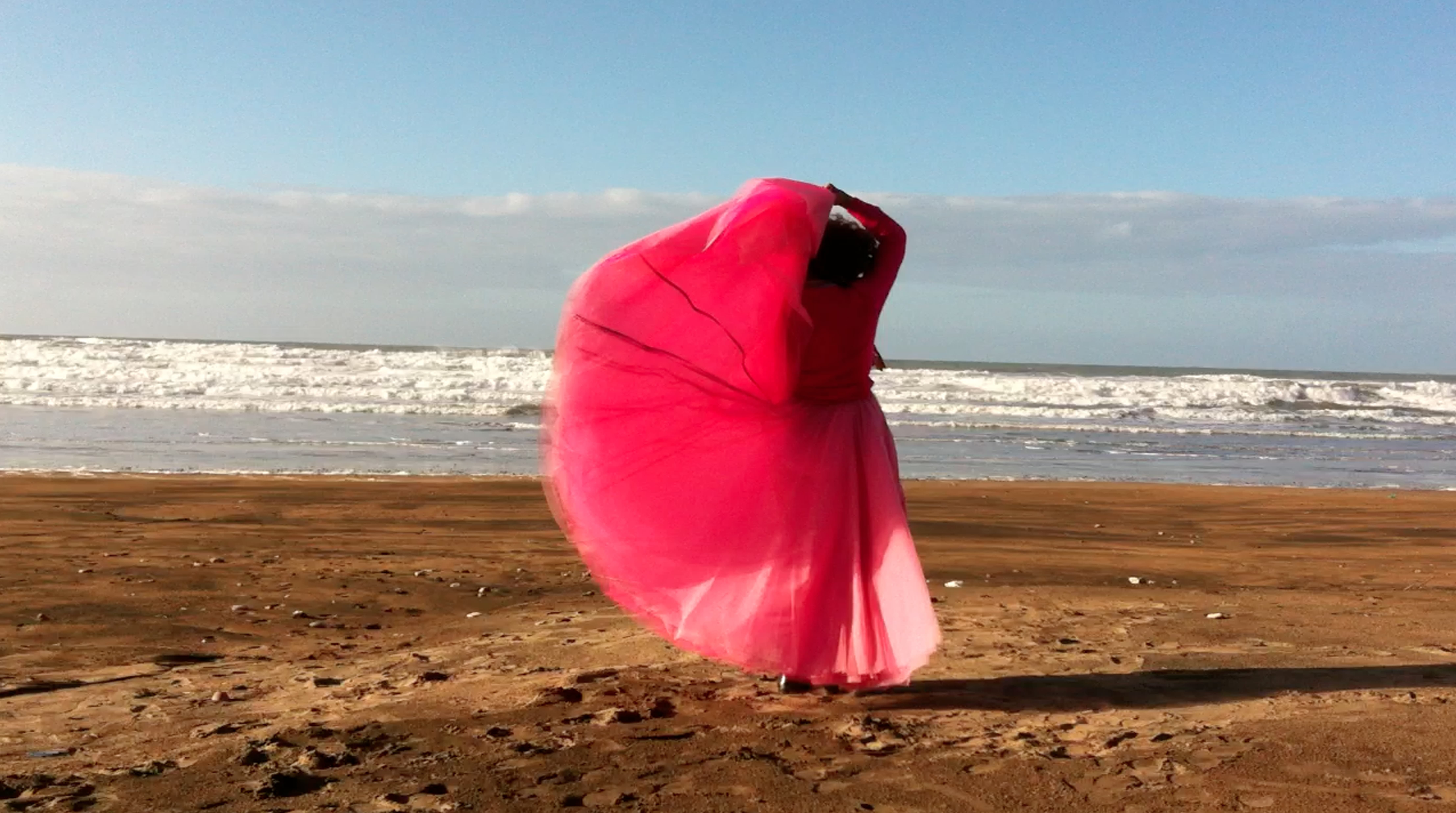 Sandra Ancelot, Montre-moi la petite fille qui est en toi !, 2012, vidéo performance